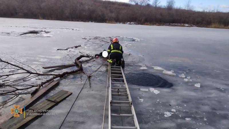 В Донецкой области рыбак провалился под лед
