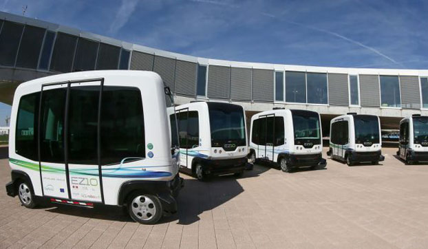 В Париже запустили первые беспилотные автобусы