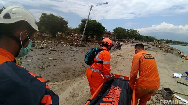 Мощное землетрясение и цунами в Индонезии: 384 погибших , более 540 ранены