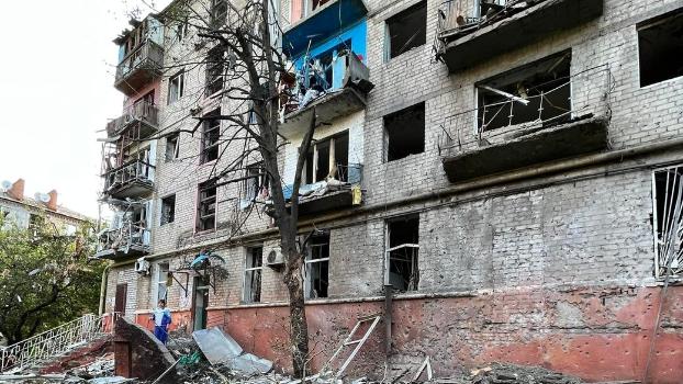 У Краматорську знову оголосили тендер на ремонт пошкодженого обстрілу будинку 