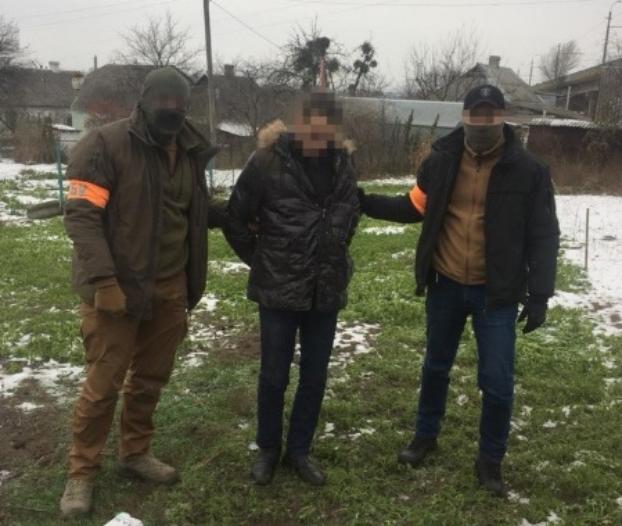 На Киевщине участковый Нацполиции прикрывал наркоторговца