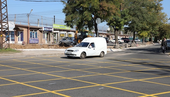 В Мариуполе появилась разметка для снижения аварий на дорогах