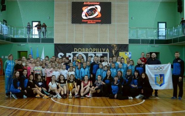 Доброполье приняло участие в флешмобе «Донецька область обирає здоровий спосіб життя»