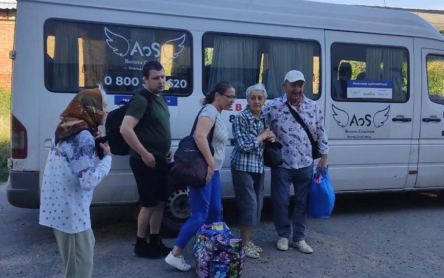 Эвакуация при поддержке БФ «Ангелы Спасения»: Сколько жителей Константиновки выехали сегодня