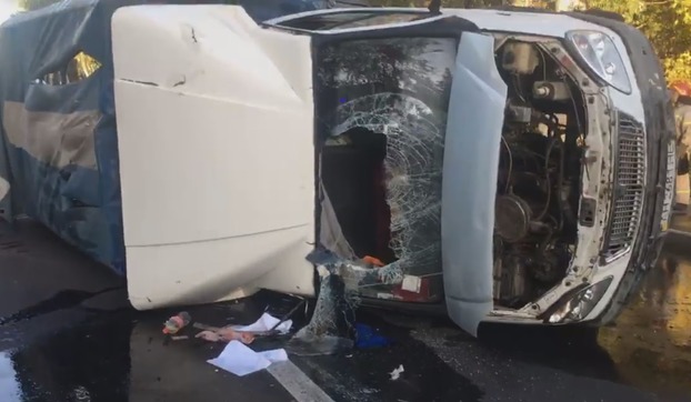 В Святогорске столкнулись два автомобиля: видео с места аварии