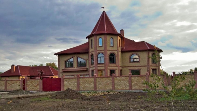 Люди в Дружковке не хотят видеть дома местных чиновников у себя в парке