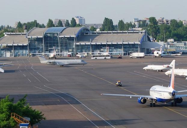 Скандал в аэропорту Киева: полторы сотни пассажиров не могли улететь на Кипр