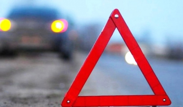 При столкновении ВАЗ и Nissan на трассе возле Святогорска двое пострадали и один человек погиб
