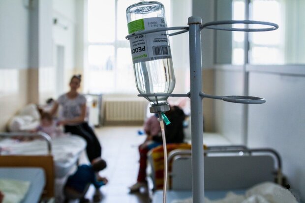 В инфекционной больнице Константиновки не хватает медикаментов