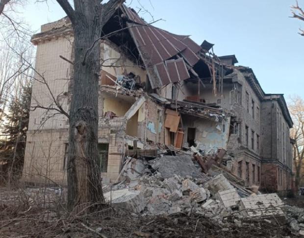 В Костантиновке повреждены 3 админздания и 2 трехэтажных дома