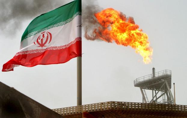 Иран угрожает заблокировать поставки нефти через Персидский залив