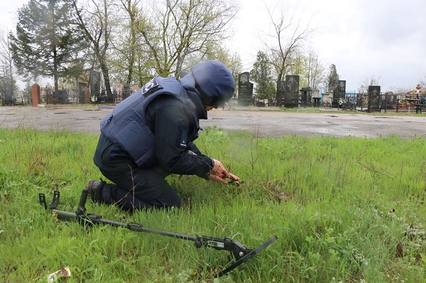 Спасатели нашли и обезвредили на территории Донбасса 87 взрывных устройств
