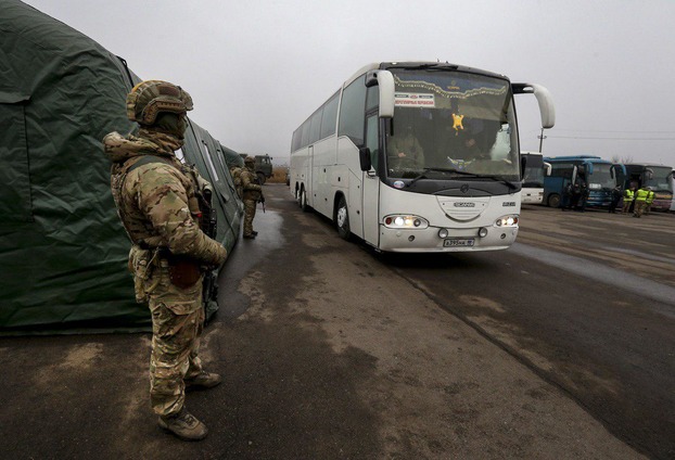 На Донбассе начался обмен пленными между Украиной и «ДНР»