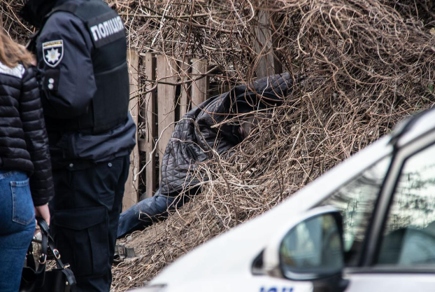 В Киеве возле завода обнаружили тело убитого мужчины