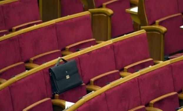 Депутаты получили по 100% надбавки к зарплатам за январь