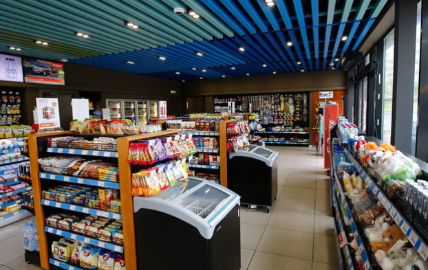 Налоговики назвали главные нарушения в супермаркетах и АЗС