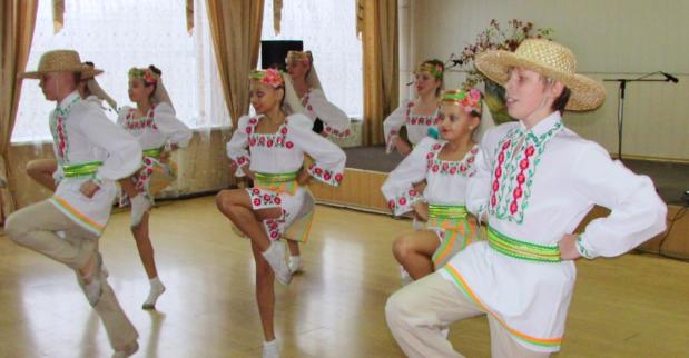 Администрация Красноармейска поздравила сотрудников культуры с профессиональным праздником