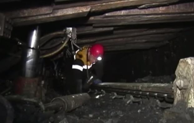 Украинские шахтеры приостанавливают добычу угля