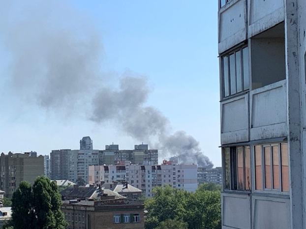 В Киеве горят склады, над городом стоит столб дыма