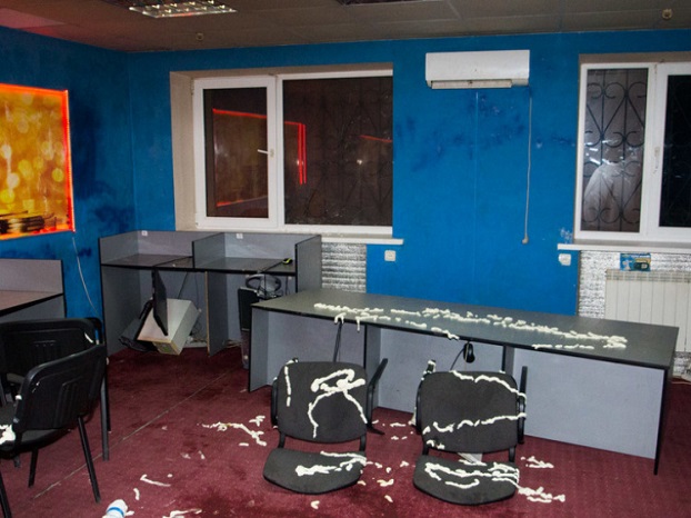 В Донецкой области неизвестные уничтожили компьютерный клуб