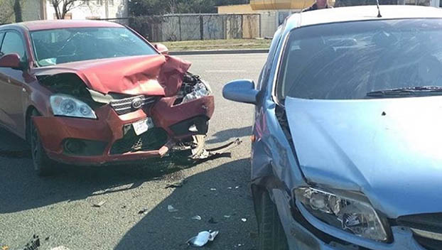 Из-за упрямых водителей в Мариуполе пострадал пассажир