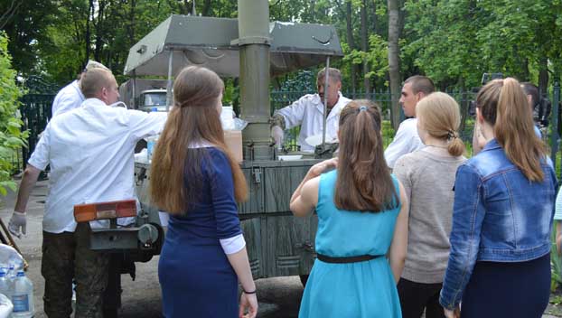 В Красноармейске для ветеранов организовали полевую кухню