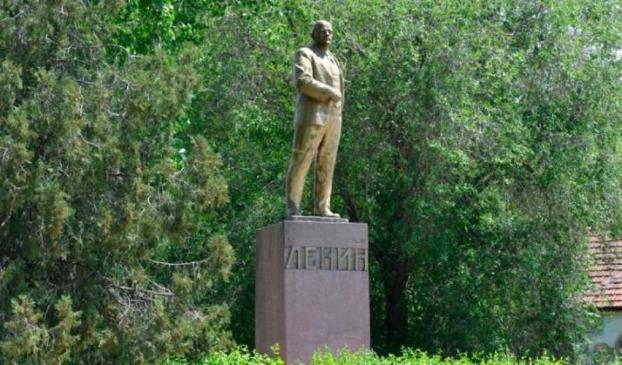 Из 20 памятников Ленину в Украине один сохранился в Краматорске