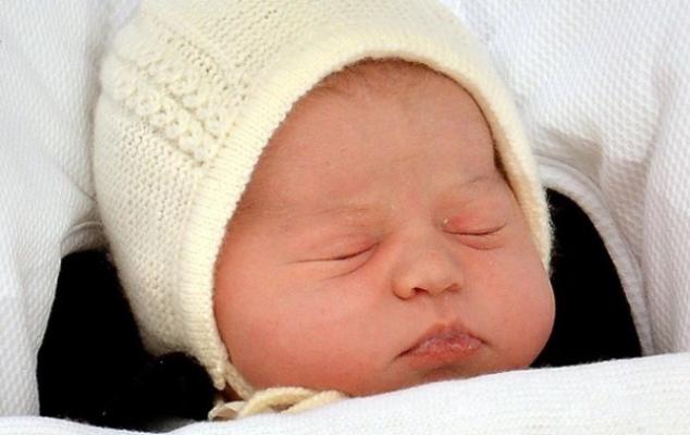На Закарпатье в подъезде дома нашли новорожденного ребенка