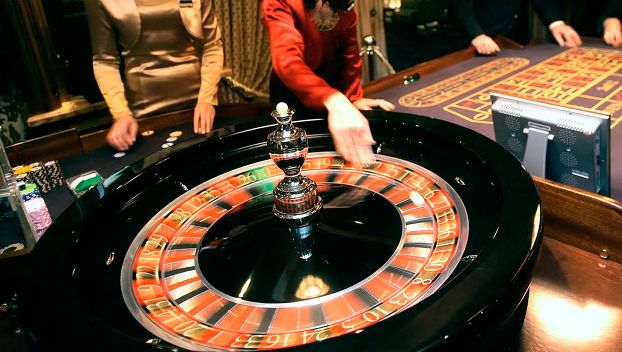 Луценко предлагает легализовать казино в Украине
