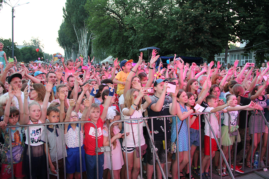В Покровске прошел праздничный концерт, посвященный Дню защиты детей