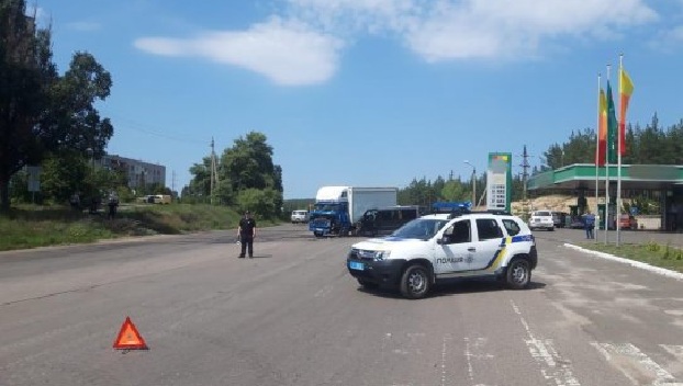 Авария в Луганской области: грузовик врезался в маршрутку 