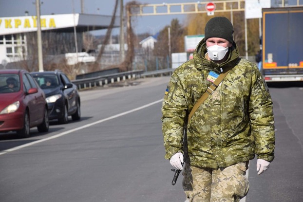 Украина на две недели закроет границы для иностранцев