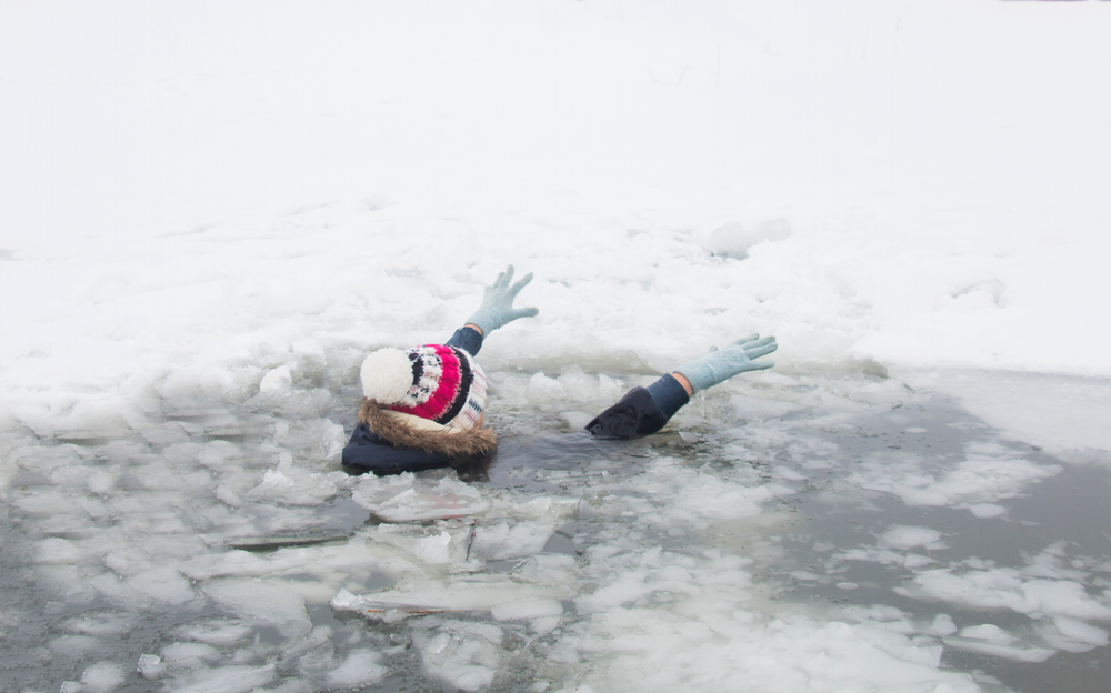 В Доброполье ребенок провалился под лед