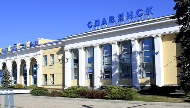 На вокзале в Славянске задержали разыскиваемого мошенника