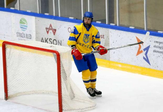 Юниоры Украины стартовали на Кубке четырех наций по хоккею с победы