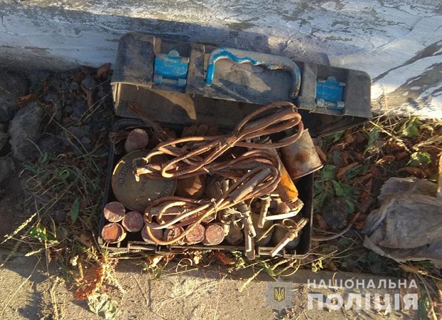В Константиновке нашли тысячу патронов, тротиловые шашки и гранаты