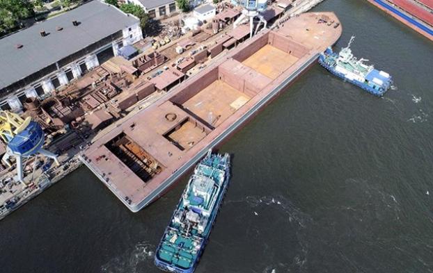 В Украине спустили на воду самое большое судно за последние 25 лет
