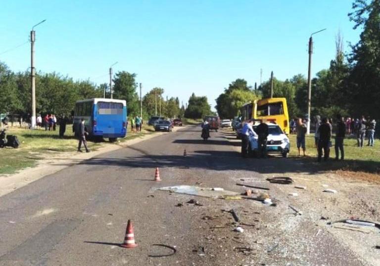  В Одесской области столкнулись маршрутные такси: пострадали 19 человек
