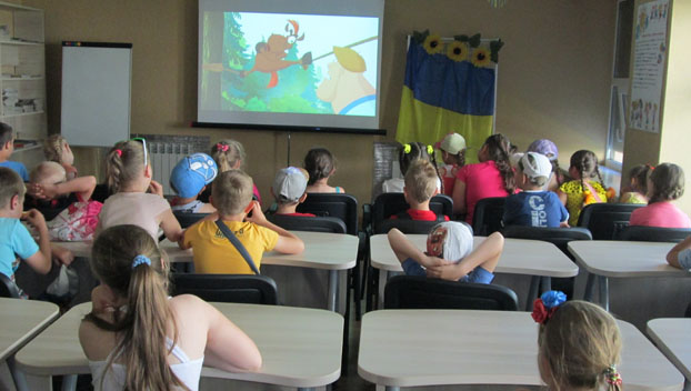 Дети Мирнограда летом путешествуют в «Видеомире мультяшек»