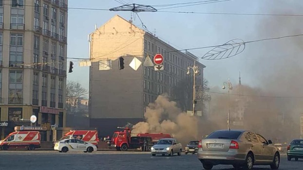 Пожар в центре Киева: Без электроснабжения остались Нацбанк, Украинский дом и ТРЦ 