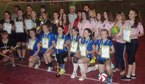 В Кубке Дружбы в Доброполье победили волейболистки Покровска