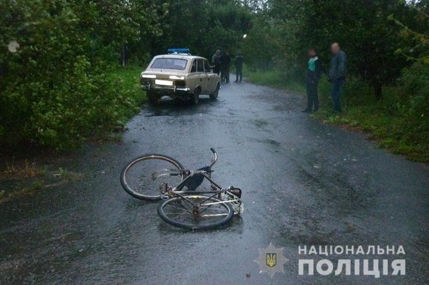 В Волновахском районе автомобиль сбил велосипедиста