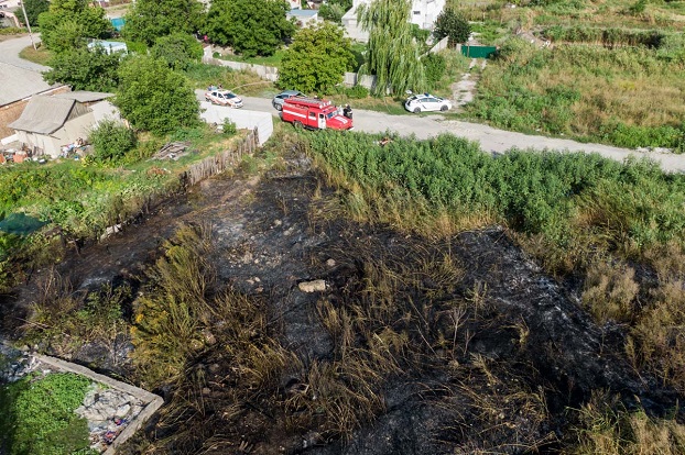 В Днепре в сгоревшей траве нашли останки человеческого тела