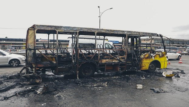 В Киеве взорвалась и загорелась маршрутка