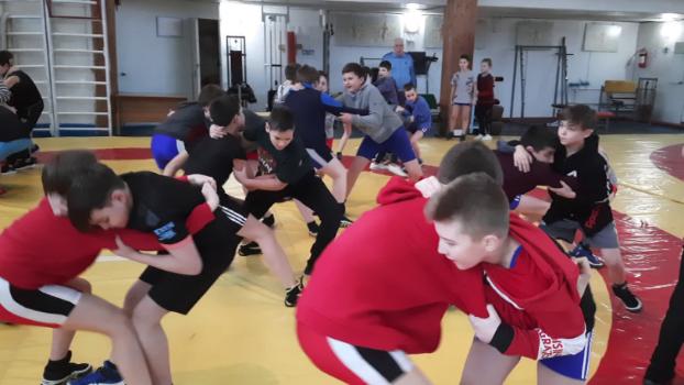 Борцы в Константиновке готовятся принять областной турнир – видео 