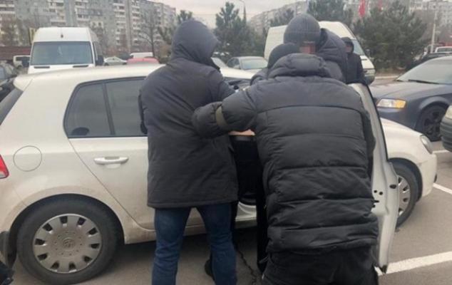 Чиновника «Укрзализныци» задержали за взяточничество и хищения