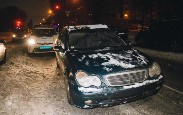 В Киеве пьяный мужчина угнал авто и устроил «гонки» с полицией