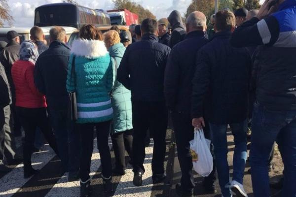 Полиция возбудила дело по факту блокировки дороги во Львовской области