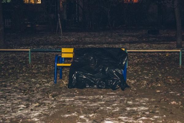 В Киеве на детской площадке обнаружили труп