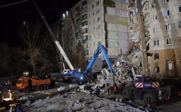 Взрыв в Магнитогорске: число жертв увеличилось